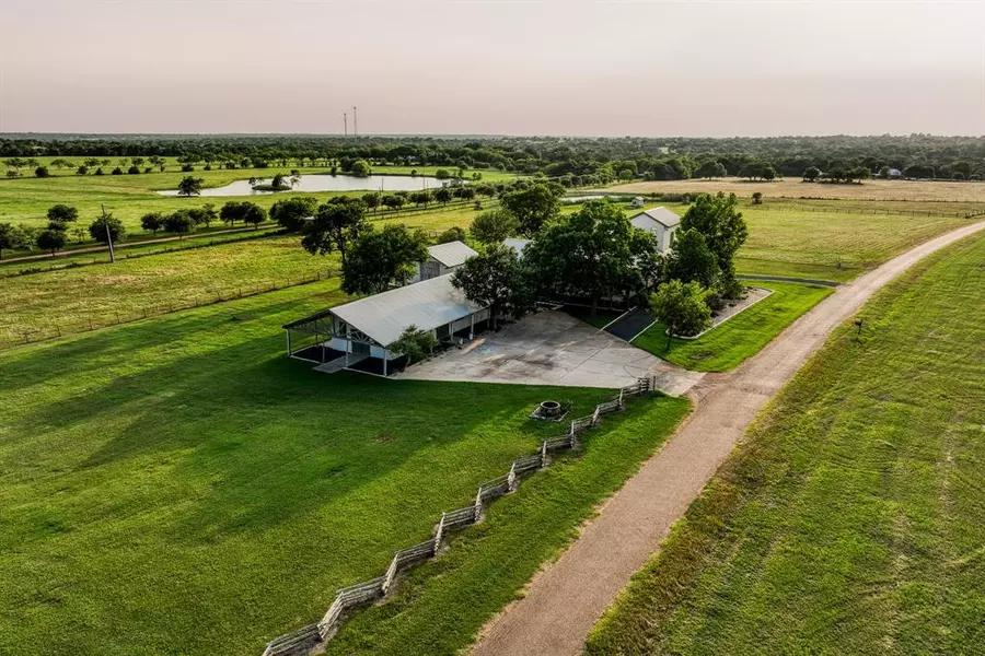 139 Blossom Hill, Round Top, TX 78954