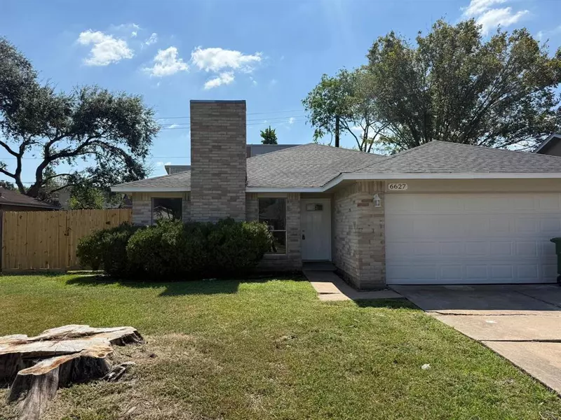 6627 Villarreal DR, Houston, TX 77489