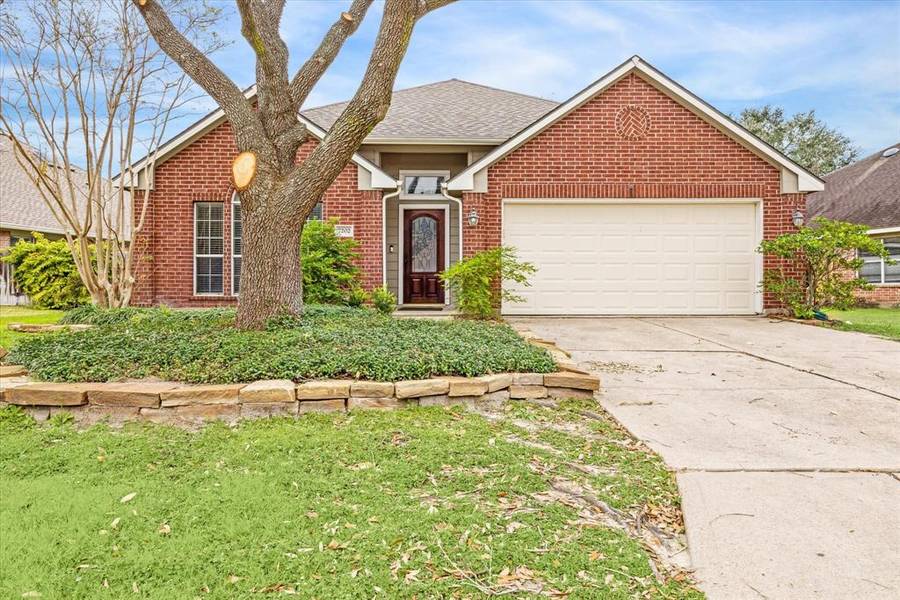 7202 Crestbury LN, Cypress, TX 77433