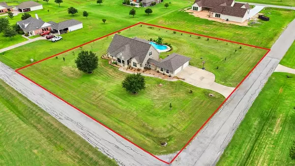 586 Ruby DR, Bellville, TX 77418