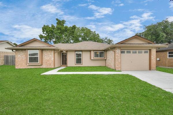 2506 Ironclad DR, League City, TX 77573