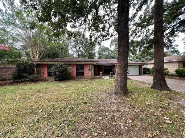 207 White Oak ST, Livingston, TX 77351