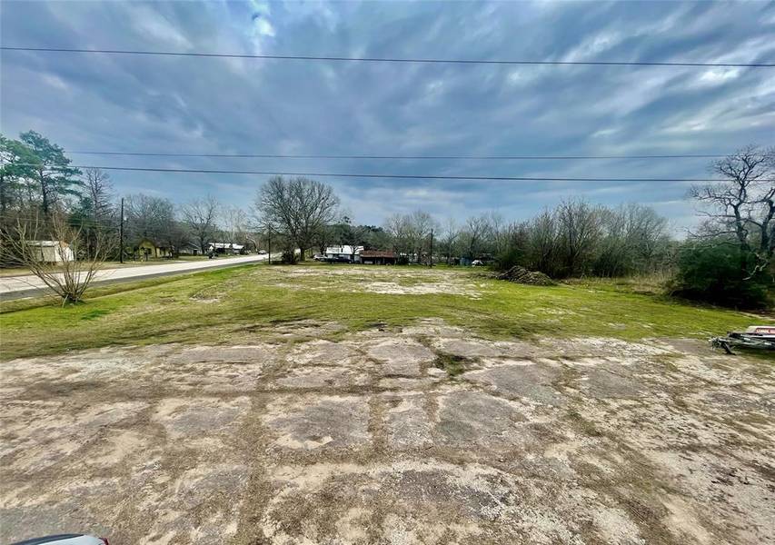 na E 1st ST, Groveton, TX 75845