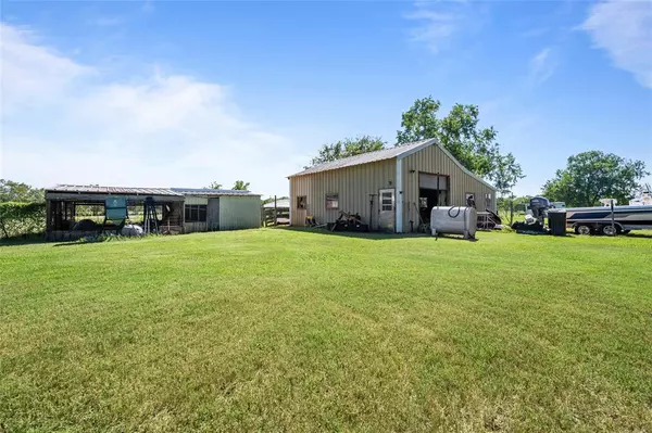 Anahuac, TX 77514,308 E Lane 3