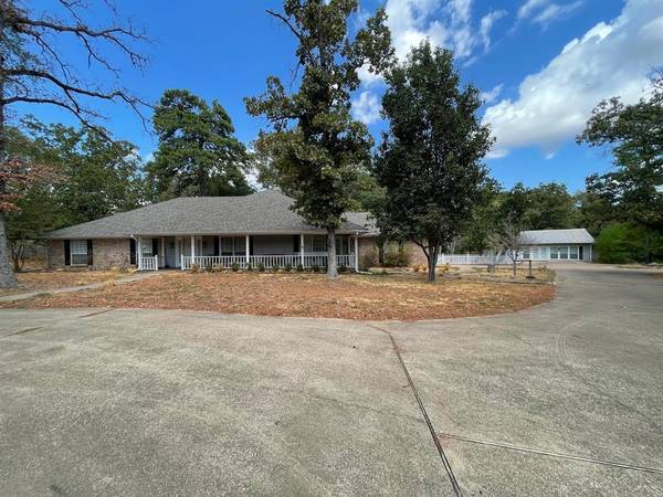 3430 An County Road 2202, Palestine, TX 75803