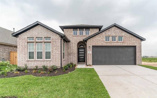 1907 Parks Edge LN, Angleton, TX 77515