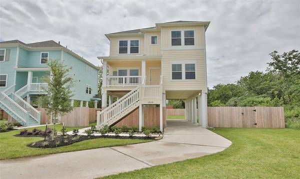 1513 Ashley CT, Seabrook, TX 77586