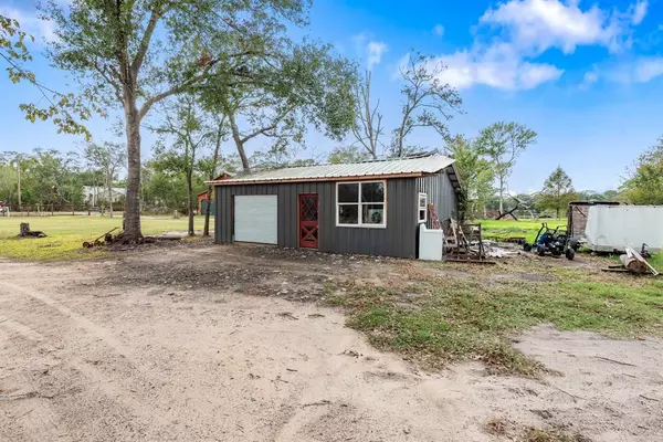 38068 S Bonnie Lake Dr, Hempstead, TX 77445