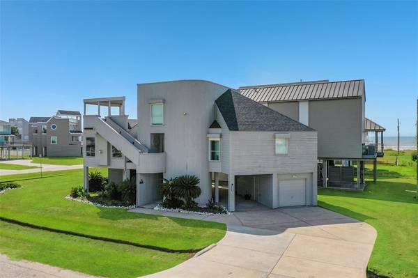 4203 Ghost Crab LN, Galveston, TX 77554