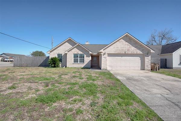 3101 Avenue D, Dickinson, TX 77539