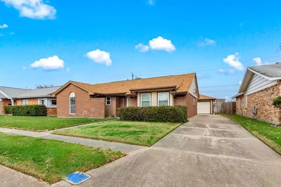 3114 Pine ST, Galveston, TX 77551