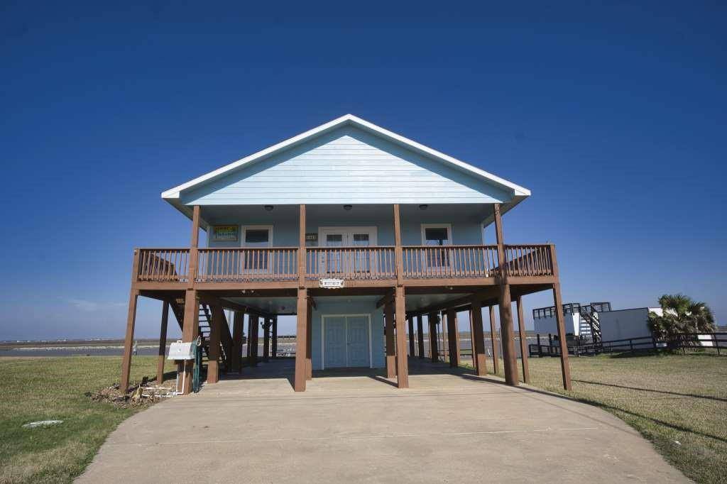 1387 County Road 230,  Sargent,  TX 77414