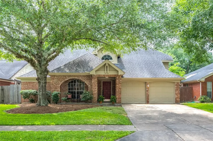 2910 Bentley CT, Pearland, TX 77584