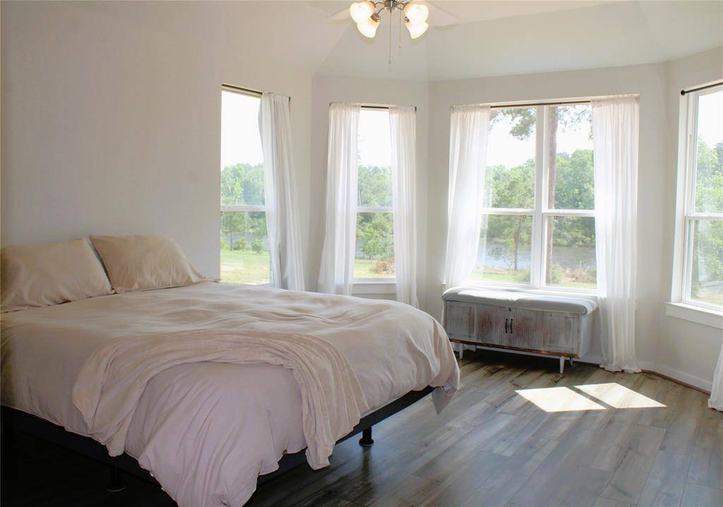11755 Oakwood Ranch DR, Willis, TX 77378