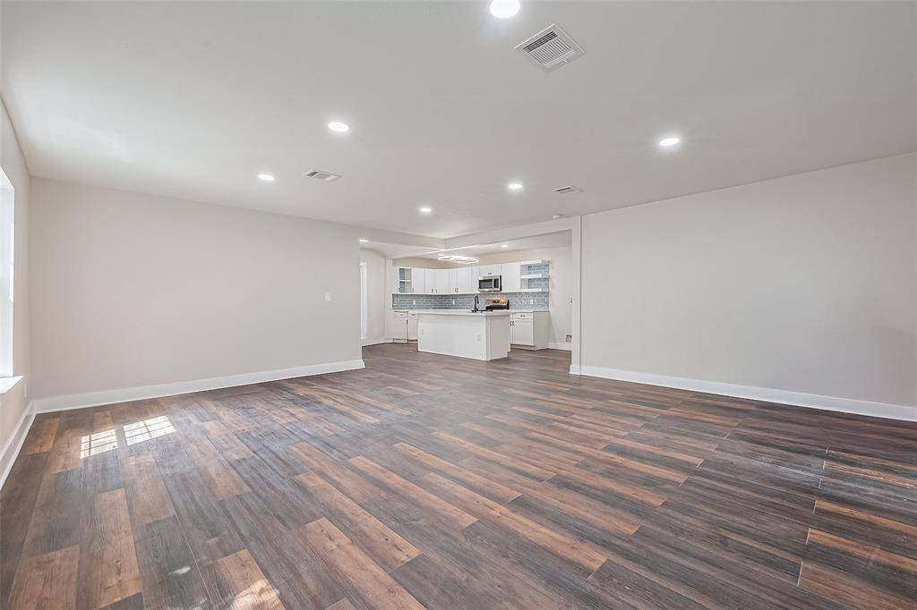 Houston, TX 77033,5032 Briscoe ST