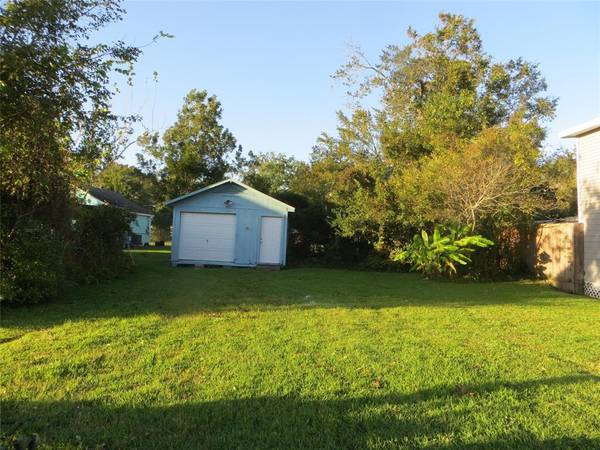 200 BLOCK S Y ST, La Porte, TX 77571