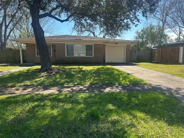 421 22nd AVE N, Texas City, TX 77590