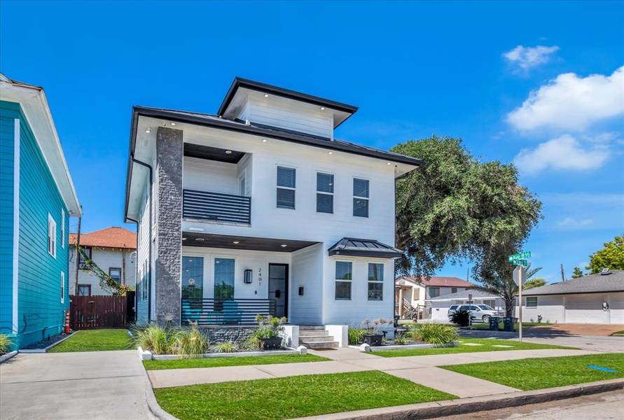 2401 33rd ST, Galveston, TX 77550