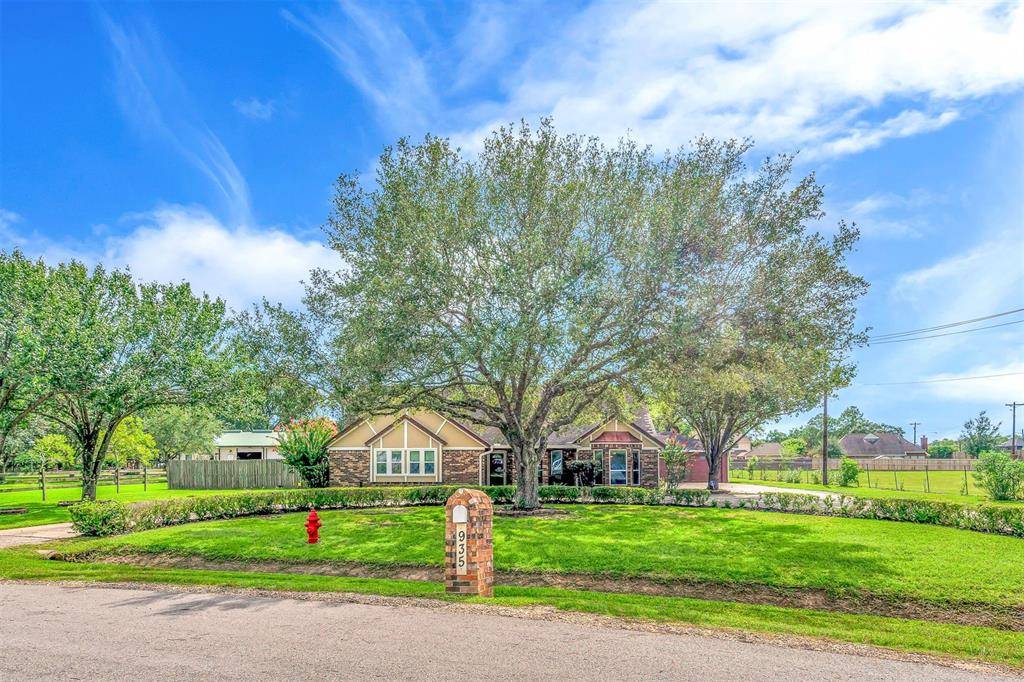 Friendswood, TX 77546,935 Layfair PL