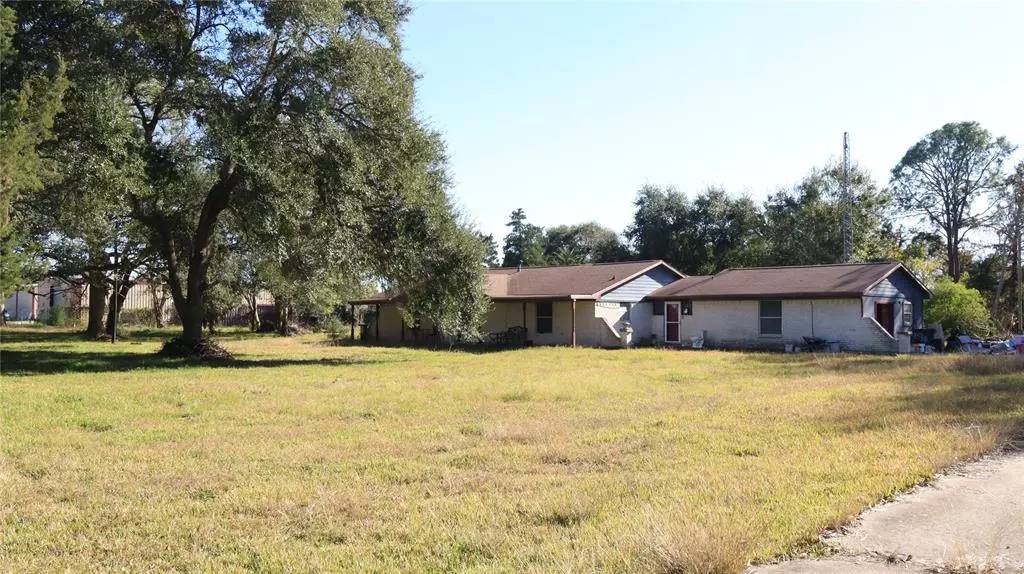 8415 Schiro RD, Hitchcock, TX 77563