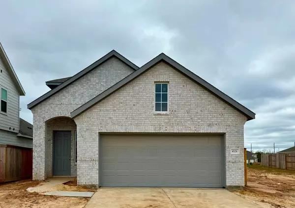 4526 Pinehurst Trace DR, Pinehurst, TX 77362