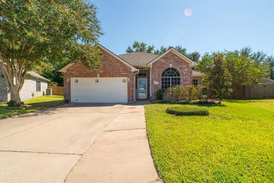 2205 Nicholas XING, Conroe, TX 77304