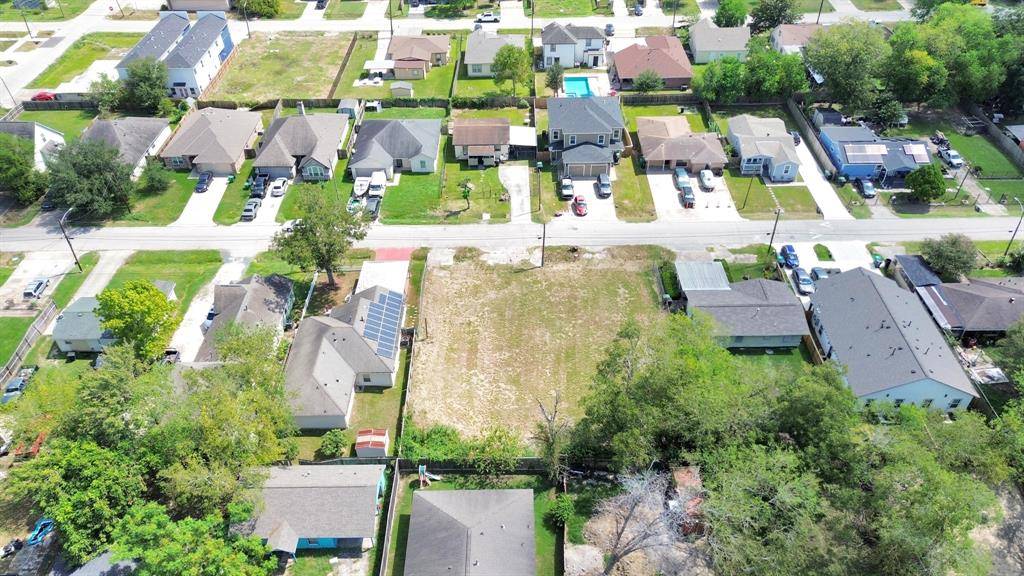 8222 Cannon ST, Houston, TX 77051