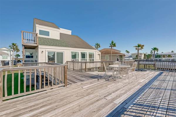 3211 Musket LN, Galveston, TX 77554