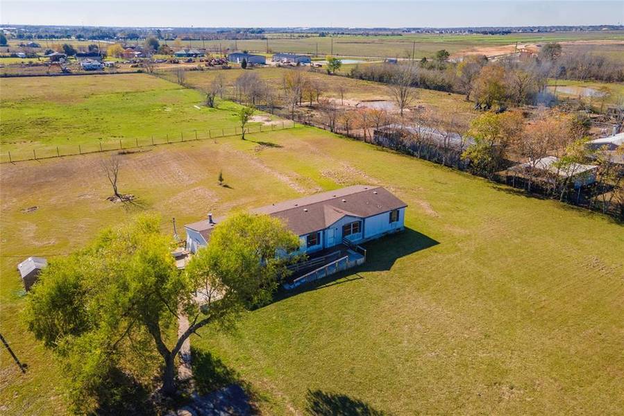 32705 Knebel RD, Waller, TX 77484