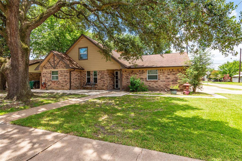 2302 Peach LN, Pasadena, TX 77502