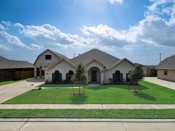 2616 Apache ST, League City, TX 77573