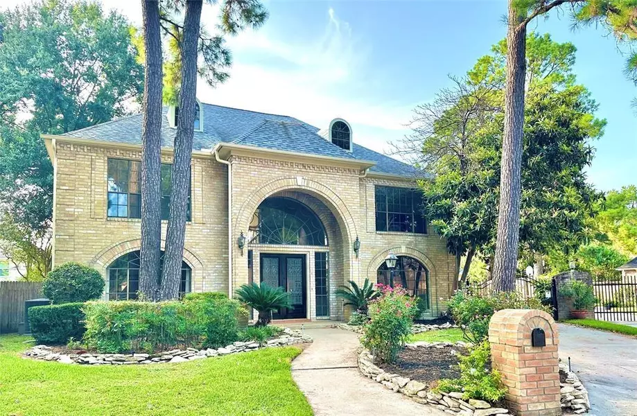 8006 Dutch Oak CIR, Spring, TX 77379