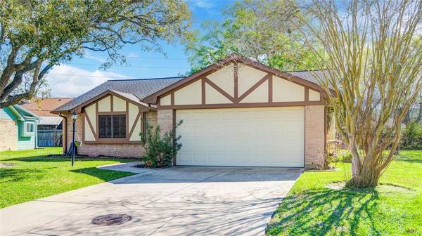 919 E PRIMROSE MEADOWS CIR, Pearland, TX 77584