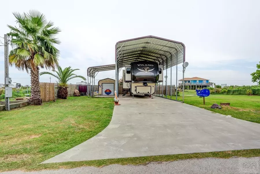 169 Ocean Breeze DR, Crystal Beach, TX 77650