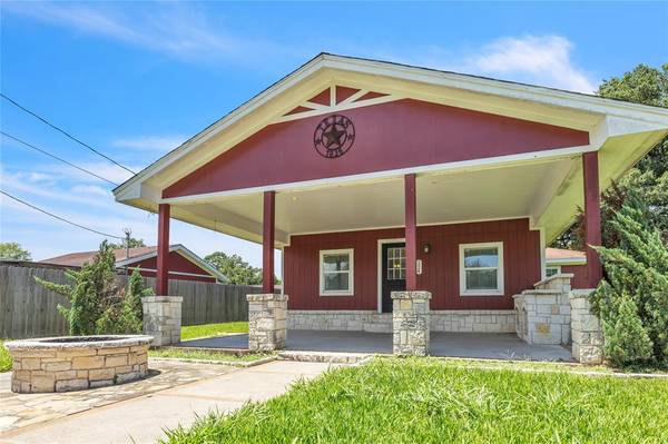 224 Freeman ST, Winnie, TX 77665