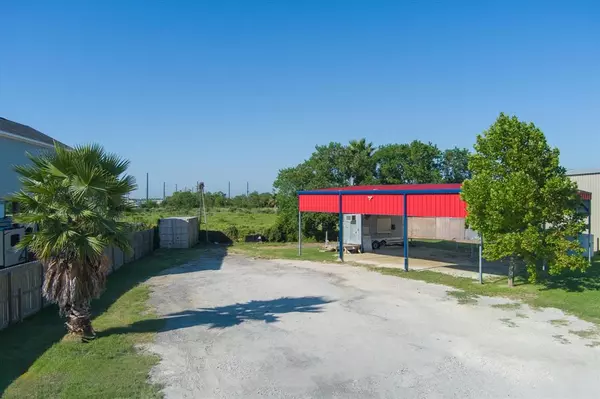 Crystal Beach, TX 77650,1017 N Tinkle LN