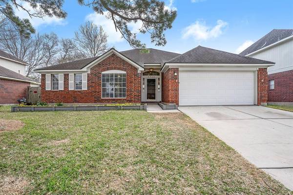 4923 Pilgrim Harbor DR, Friendswood, TX 77546