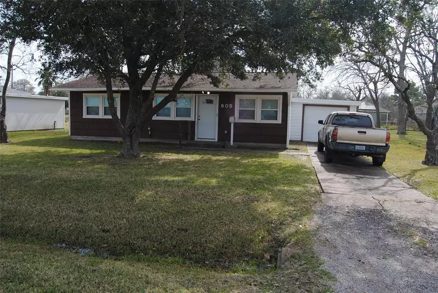 605 Wisteria ST, La Marque, TX 77568