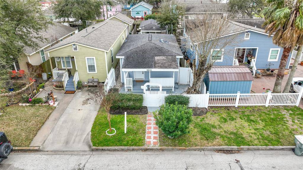 5121 Avenue Q, Galveston, TX 77551