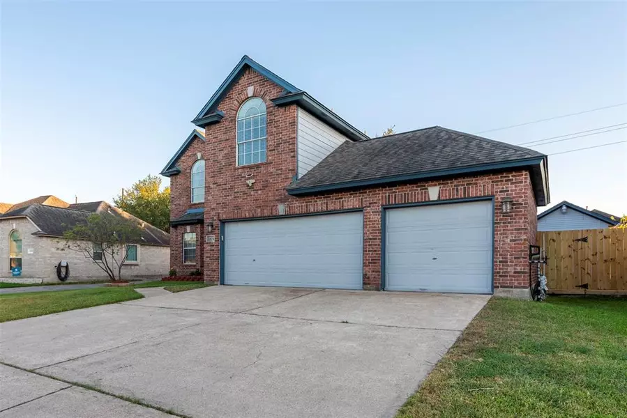 3404 Glastonbury DR, Pearland, TX 77581