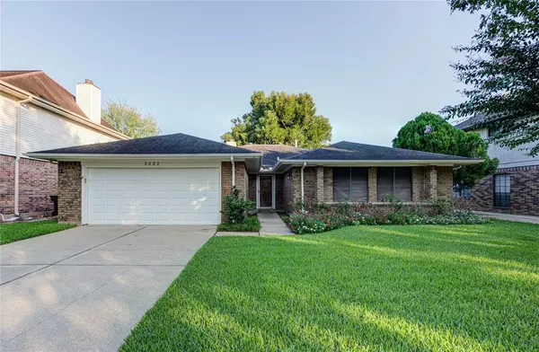 3322 Larkwood LN, Sugar Land, TX 77479