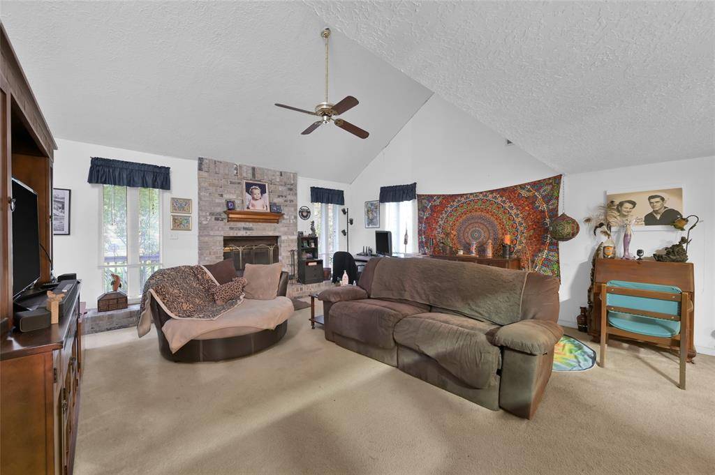 Montgomery, TX 77356,423 Paradise LN