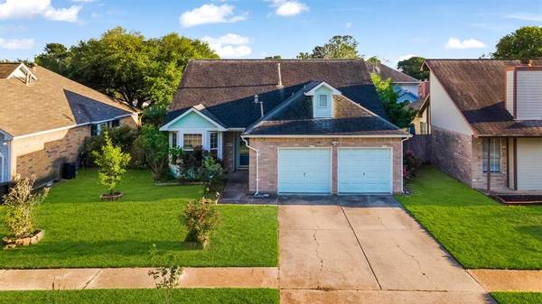 8019 Log Hollow DR, Houston, TX 77040