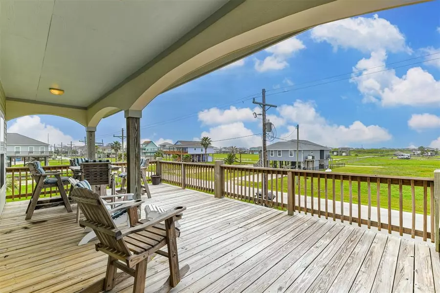 956 Townsend, Crystal Beach, TX 77650