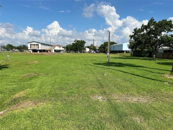 LOTS 41-42 16TH ST, San Leon, TX 77539