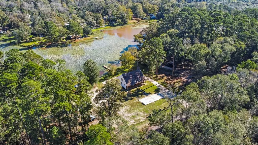 10482 Lake Shore DR, Conroe, TX 77303