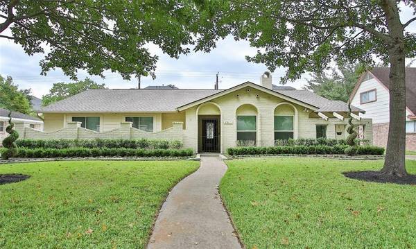 2811 Quincannon LN, Houston, TX 77043