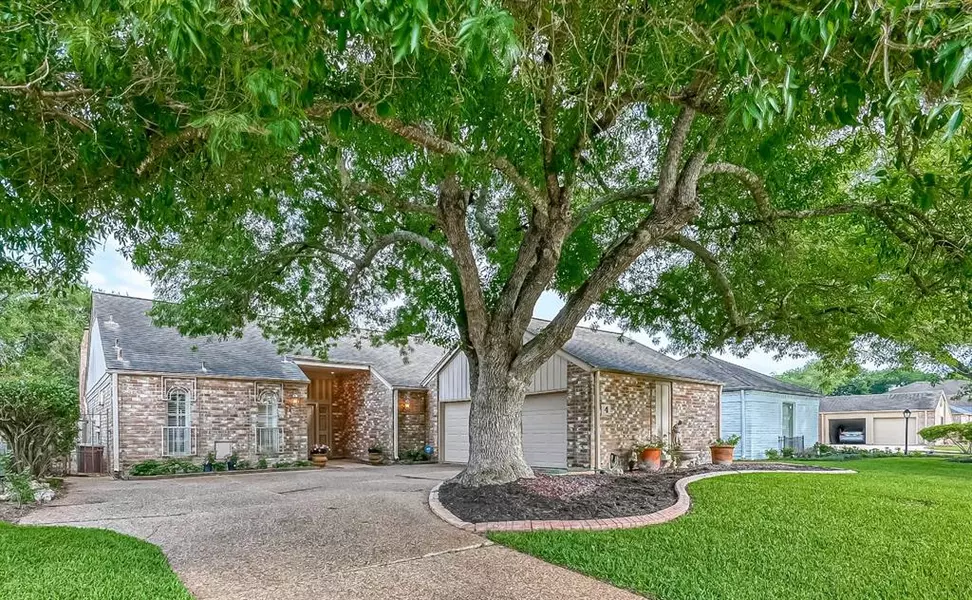 4 Charleston ST S, Sugar Land, TX 77478