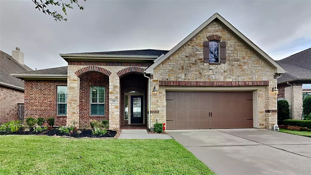 714 Timberstone LN, Friendswood, TX 77546