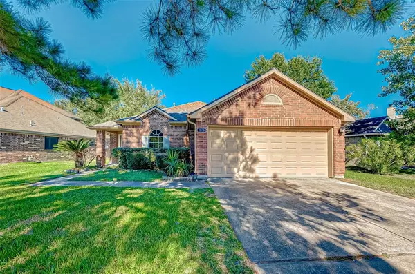 1918 Village Court LN, Rosenberg, TX 77471